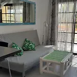 Oasis By The Pool Apartament
