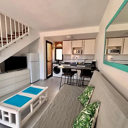 Oasis By The Pool Apartment