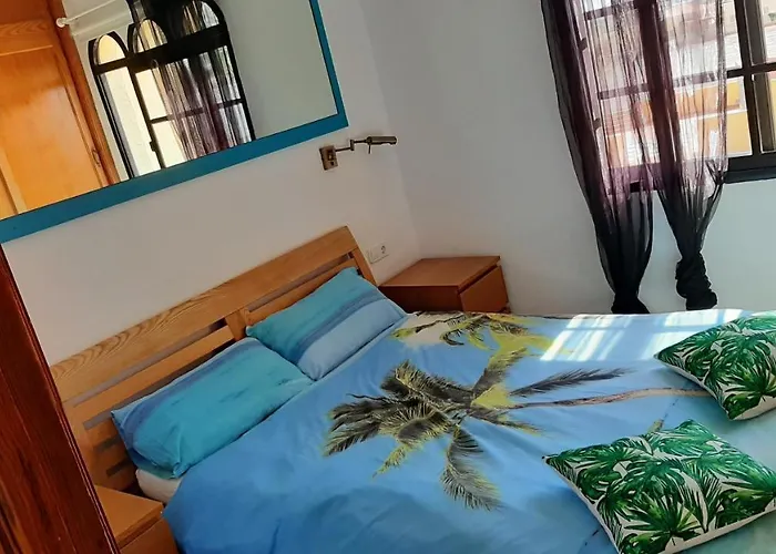 Oasis By The Pool דירה *